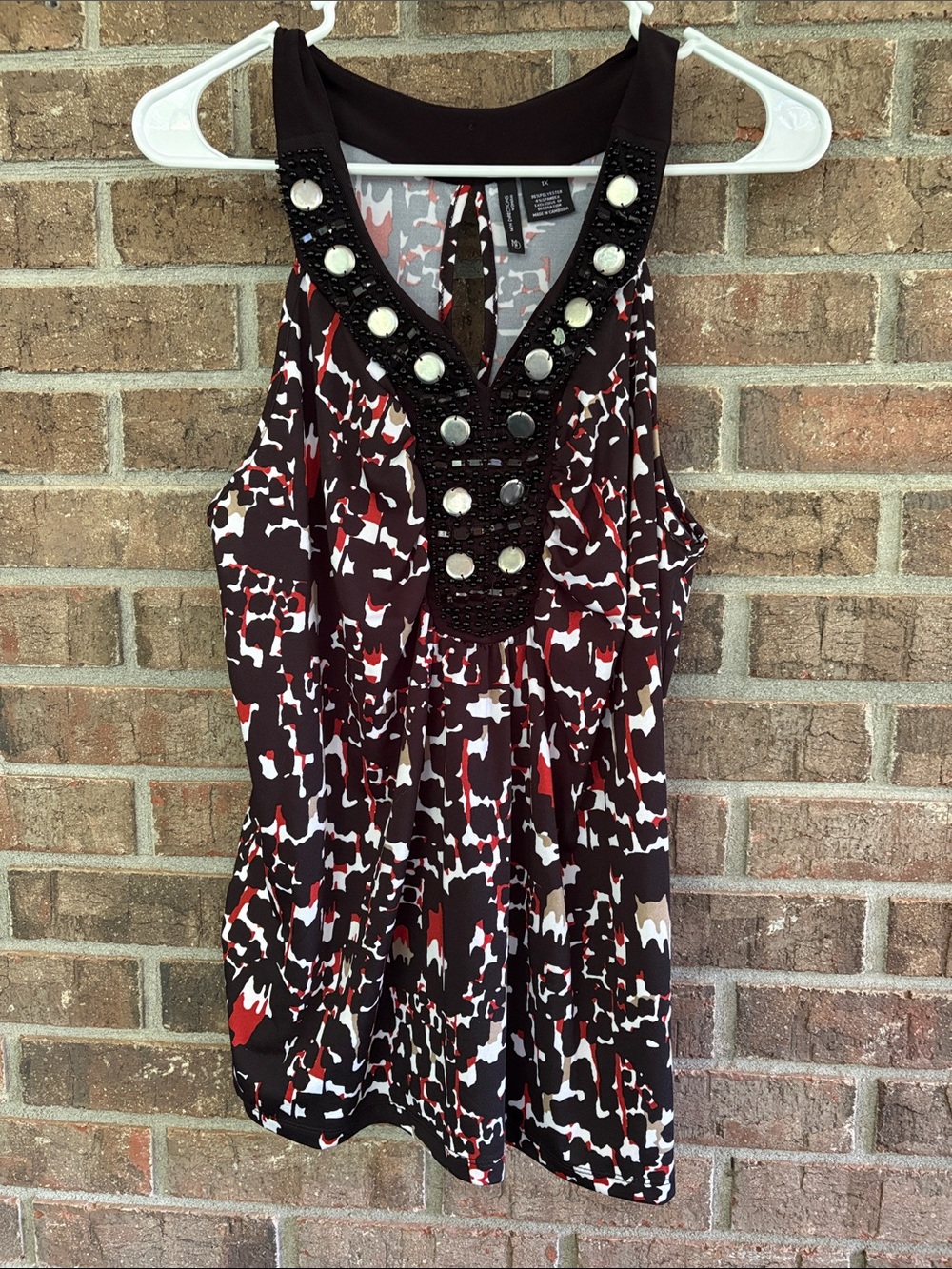 New Directions Burgundy Beaded V-Neck Printed Tank